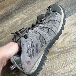 Columbia Women's Gray and Purple Athletic Shoes